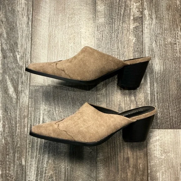Glamorous Taupe Pointed Mule Heels Size 8 - Picture 8 of 16